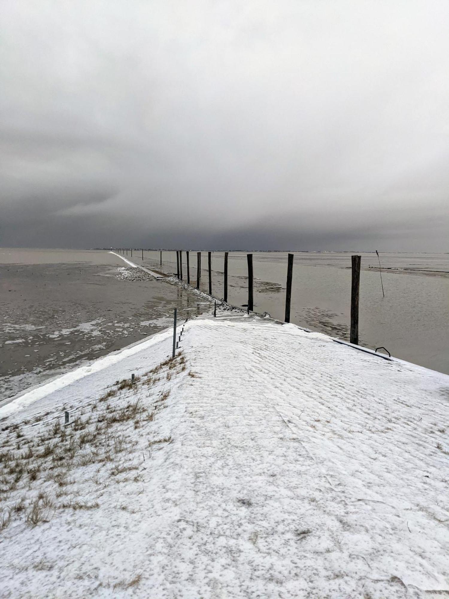 Drei-Insel-Blick Neßmersiel エクステリア 写真
